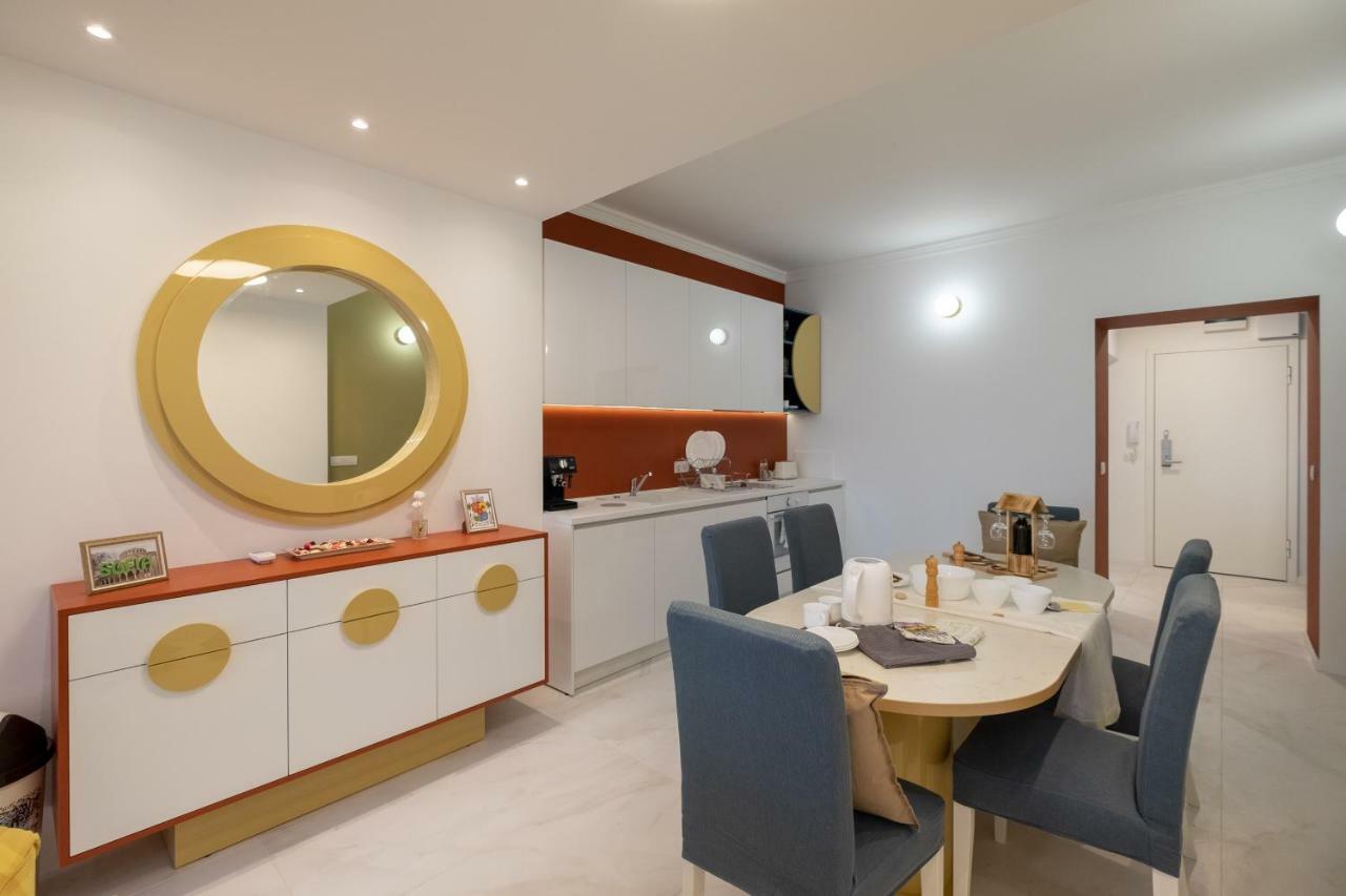 Vitosha Blvd 3-Bedroom, 2-Bathroom Lux Suite Sofia Esterno foto